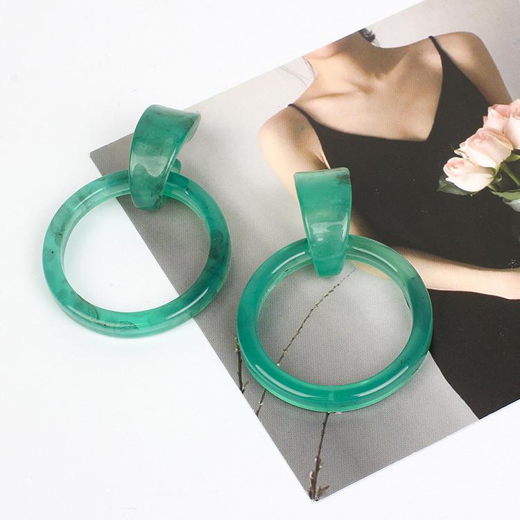 Earrings 2019 European and American new round geometric acrylic acetate earrings, green resin fashion earrings