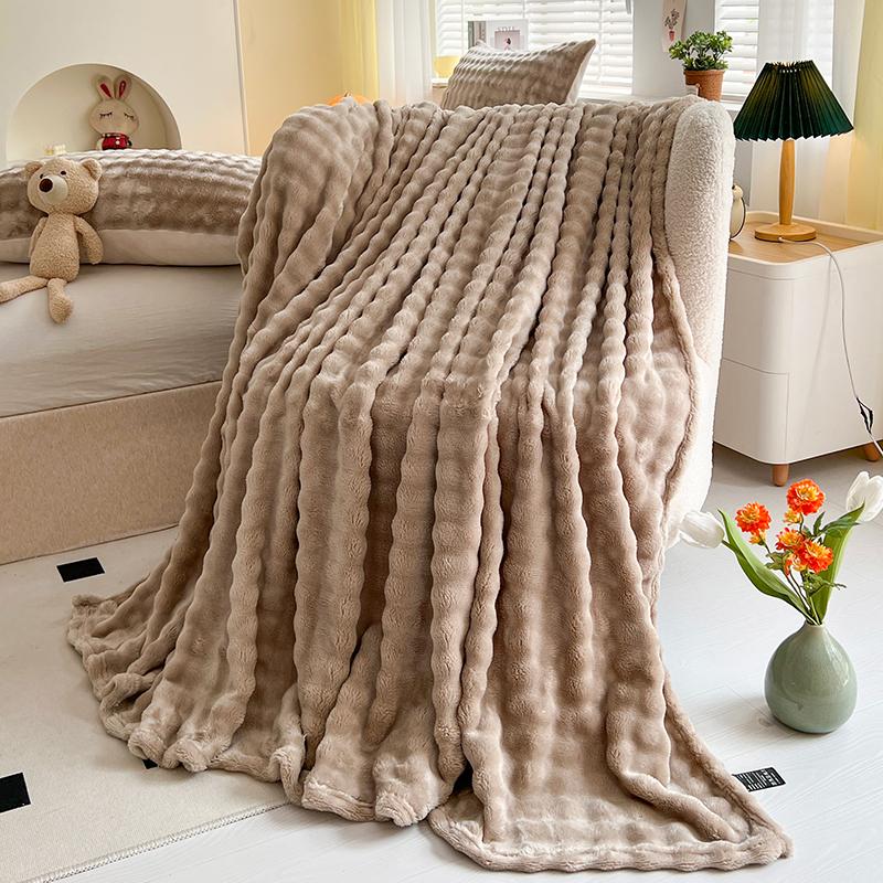 White Luxury Imitation Fur Plush Blanket Warm Super Soft Blankets Bed Sofa Cover Fluffy Throw Blanket for Bedroom Couch Travel