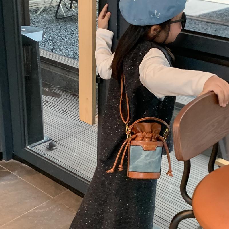 Stylish Princess Mini Bucket Bag For Kids In Trendy Color Block Design
