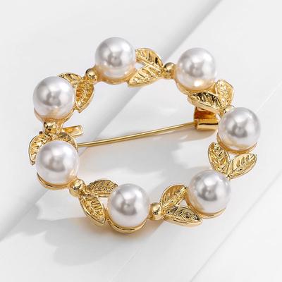Pearl Brooch Anti -Glare Camellia Pearl Leaf Corsage Couple Accessories