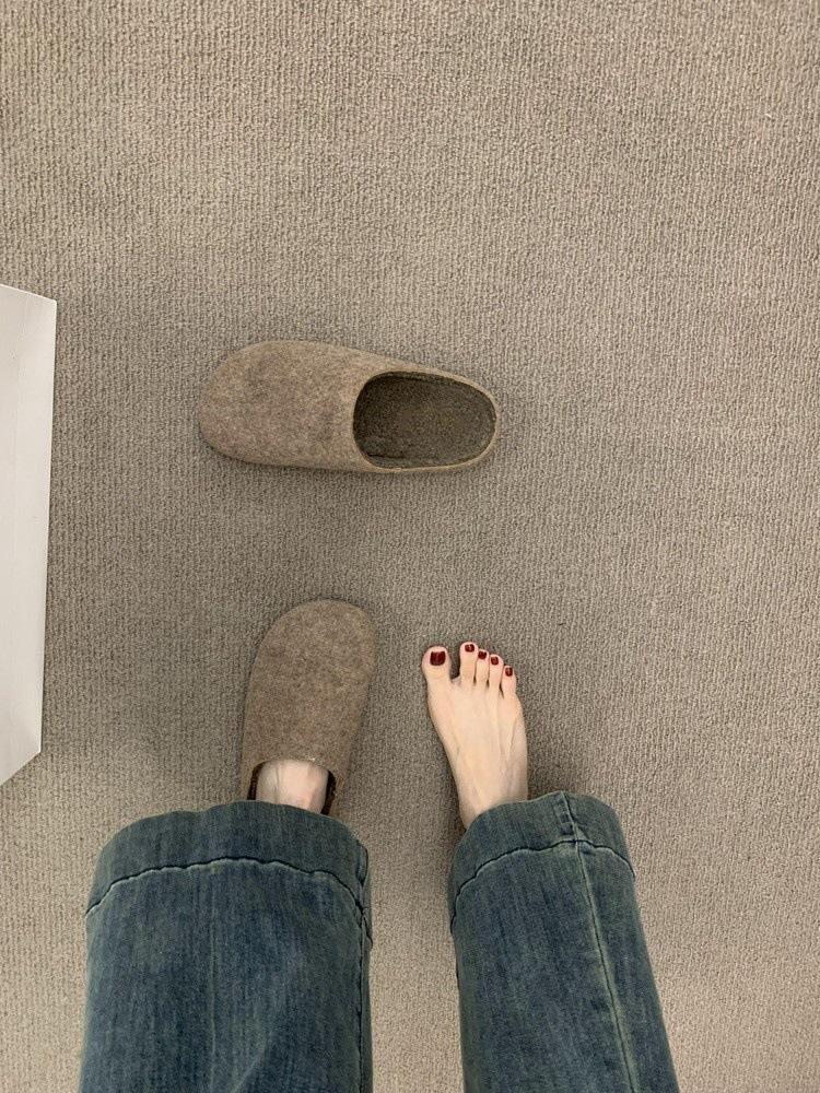 Ретро-тапочки с круглой головкой из фетра женские полутапочки из хлопка осенью и зимой ленивые педали на толстой подошве из бархата Birkenstocks 40 хаки 2780₽