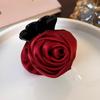 Retro Ny Håndlaget Satin Rose Blomst Hårklemme Geometri Hårklo for Kvinner Jente Elegant Hårnål Krabbe Spenner Hårtilbehør