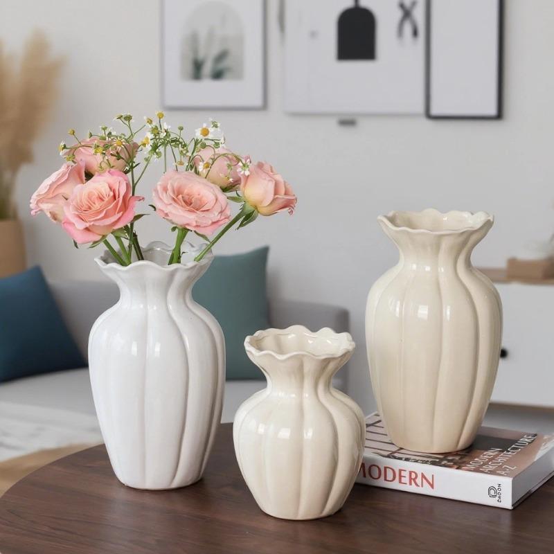 Cream Ceramic Vase Ruffled Edge Fluted Design Home Table Decor Vase For Fresh Flower Arrangement