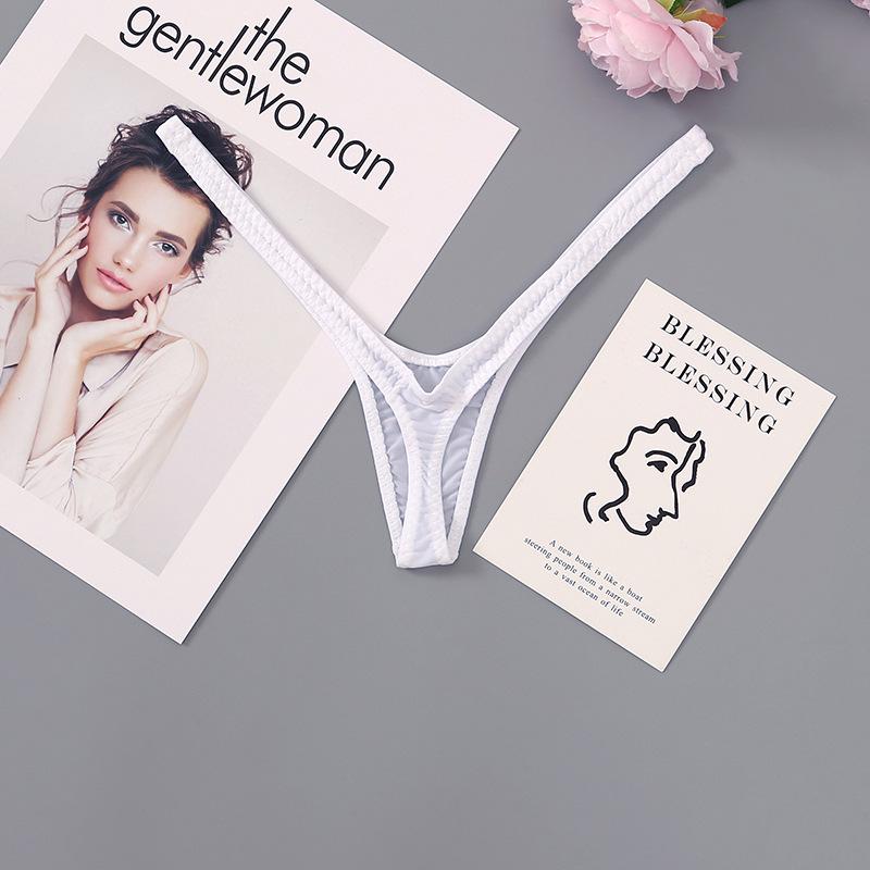 Sexy Deep-V-Tanga: Damen-T-Hose im Stil 'Pure Desire'