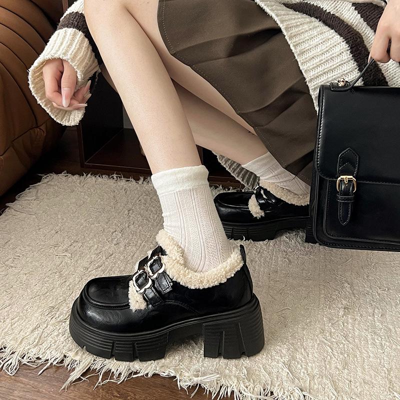 

Черные бархатные туфли Мэри Джейн на толстом каблуке и толстой подошве в британском стиле, женские, новые осень-зима 2025, теплые хлопковые туфли с увеличением роста 40 чёрный