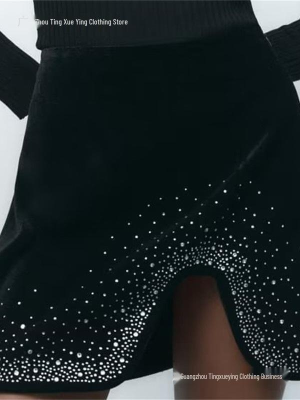 European & American Style Elegant Velvet High-Waisted Mini Skirt for Women - Autumn/Winter 2026 Collection