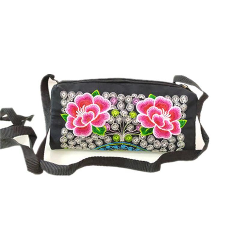 Yunnan Embroidered Ethnic Style Handheld Phone & Coin Purse