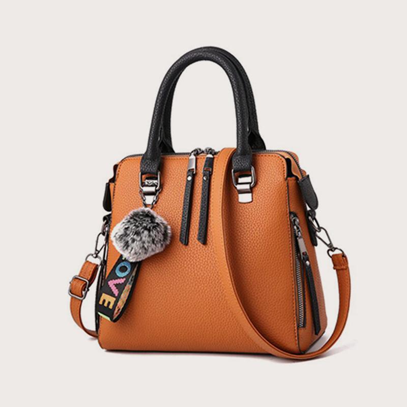 

Женская сумка кроссбоди из ПУ кожи Подвеска в виде мехового шарика Сумка на плечо Однотонная сумочка 24x12x23cm