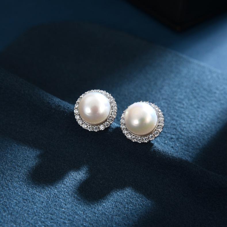 Douyin Live 18K Gold Pearl & Diamond Stud Earrings for Women – Niche Design