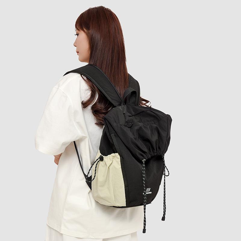 Outdoor Hiking and Mountaineering Bags for Men and Women, Lightweight and Large Capacity Travel Backpacks, Fashionable Computer Bags