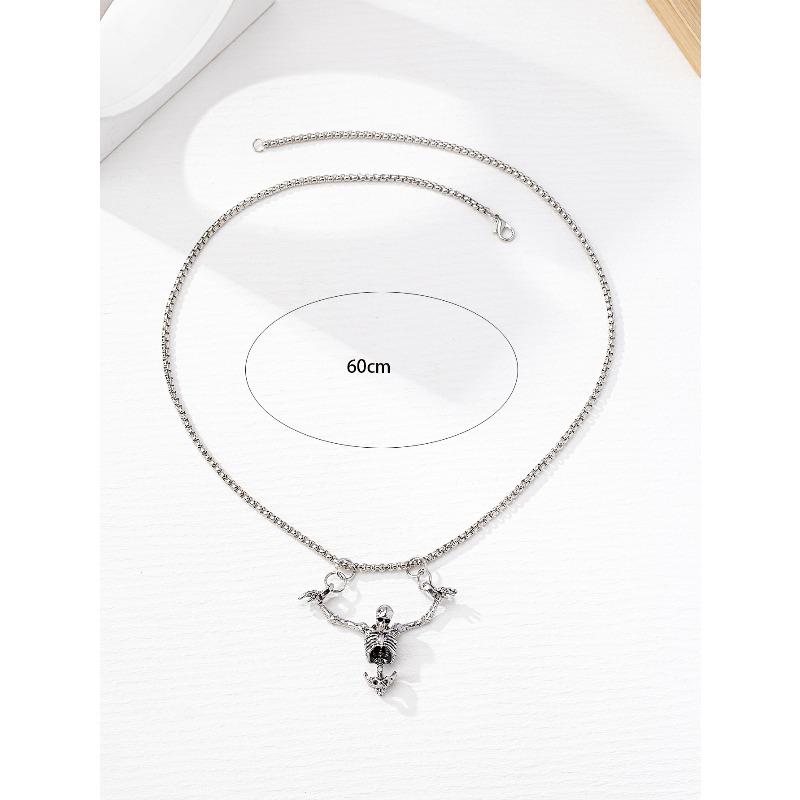 Halloween retro punk skull pendant necklace - versatile fashion sweater chain accessory
