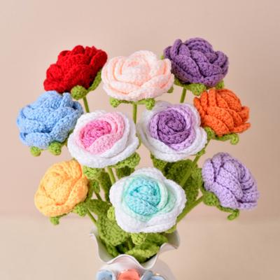 Fleurs Simulées Fait Main Parfumées Crochet Fleur Artificielle avec Tiges en Fil d'Acier Maison