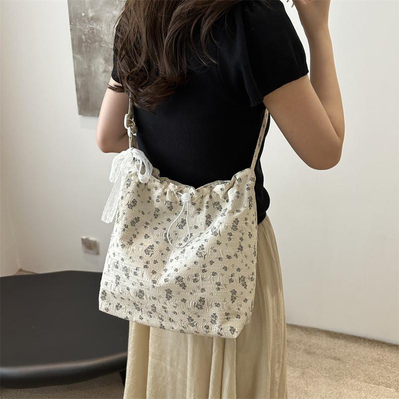 Stylish Korean-inspired Floral Sling Bag With Spacious Design For Everyday Use
