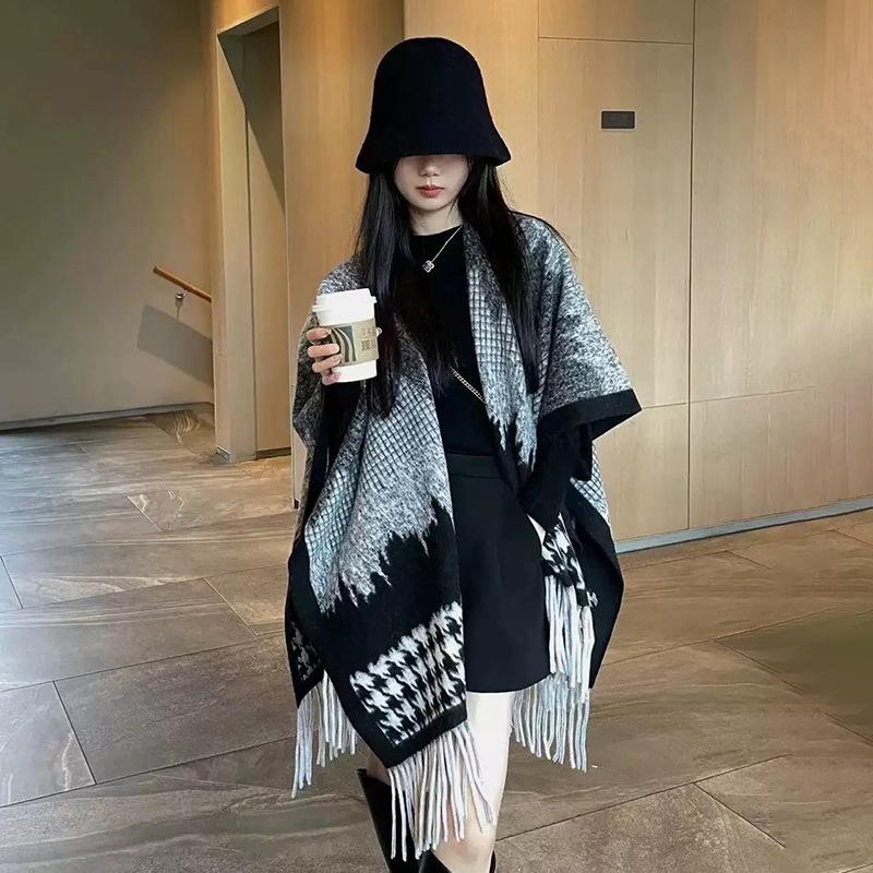 1Pieces Winter Women Poncho Warm Shawl Double Sided Designer Thickening Blanket Luxury Scarf Mountaineering Scarf