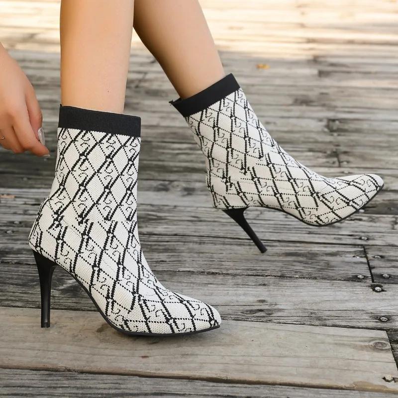 Mode 2024 Sexy Spitzschuh Damen Sockenstiefel Lässige Mode Übergröße Stilettos Leicht und Atmungsaktiv Damen Moderne Stiefel