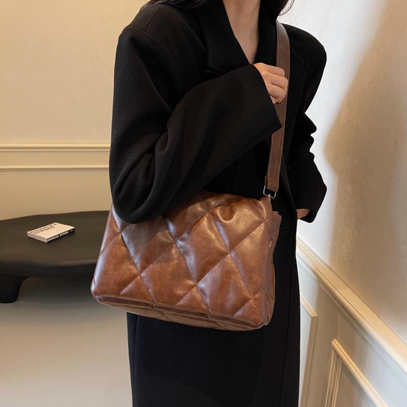 Luxury Casual Shoulder Bag Female Soft Quilted Black Messenger Bags 2024 Winter Thick Design Crossbody Bag Warm Down Lady Handbag