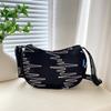 Summer New Beautiful Fashion Beautiful Lightweight Simple Shoulder Bag Now Popular Messenger Bag