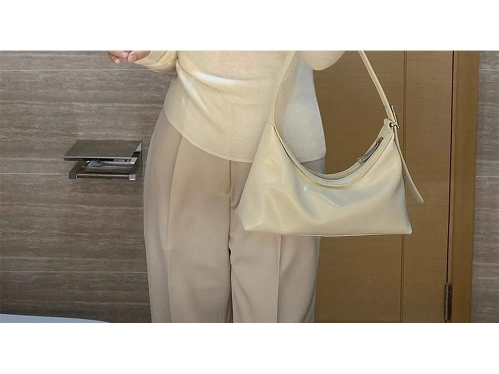 French Style Off-Shoulder Knitted Long-Sleeve Top for Women - Spring/Autumn 2025 Slim-Fit Sweater