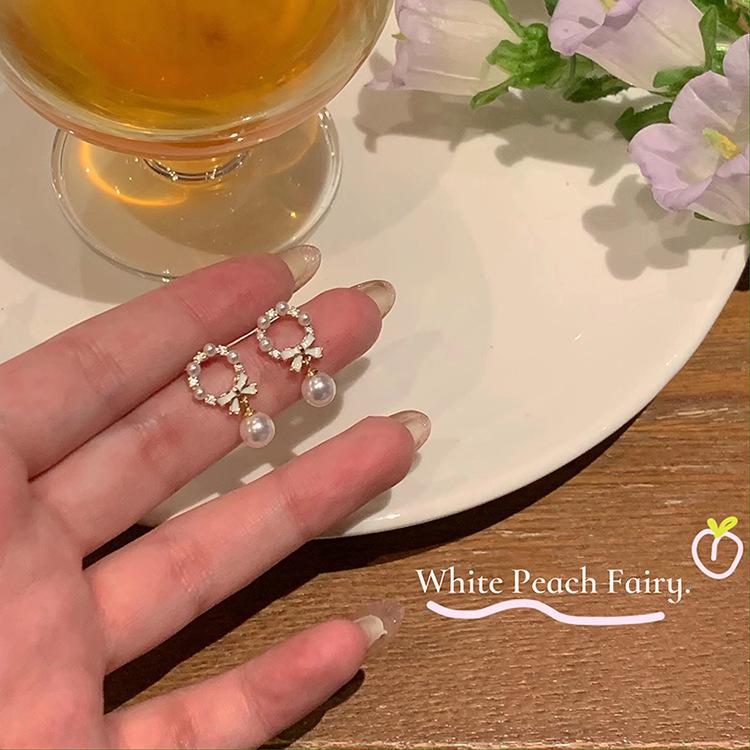 

Трендовые серьги-бантики из жемчуга высокого класса 2024: Нишевый дизайн, серьги-пусеты/клипсы класса люкс для женщин