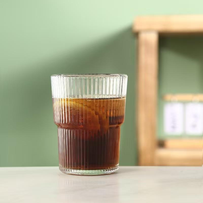 

High-value cold drink juice coffee cup with lid and straw, vertical striped glass, large capacity water cup