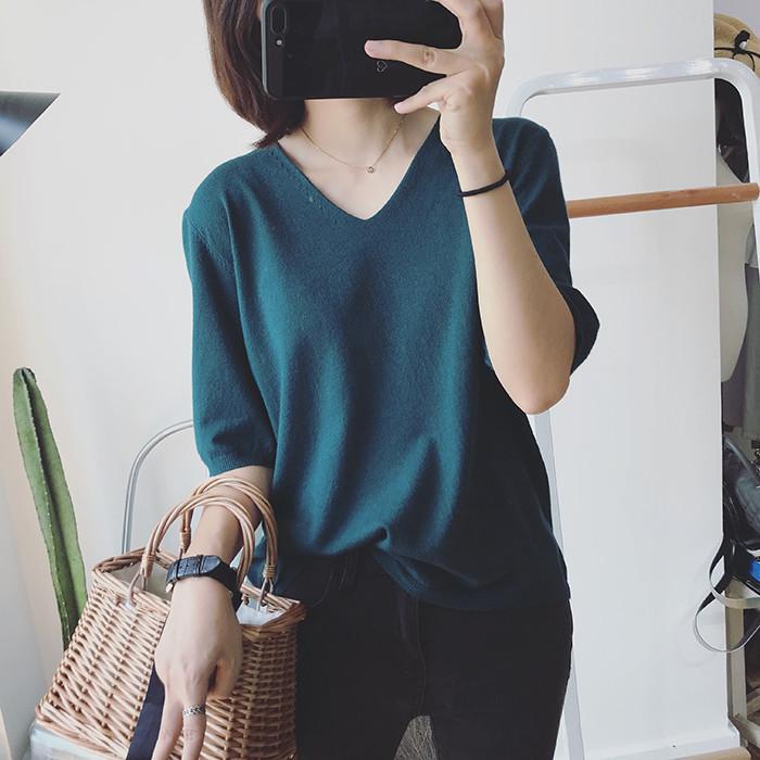 New Spring and Summer Short-sleeved Loose Korean Women's T-shirt Women's V-neck Solid-color Sweater Versatile Women's Top