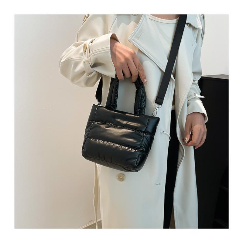 Simple Quilted Crossbody Shoulder Bag for Women, Lightweight Cotton Handbag, Casual Stitched Bucket Bag for Daily Wear CLE