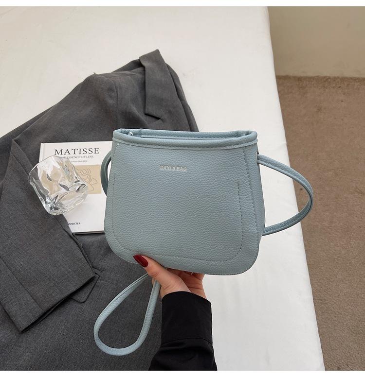 

Women s bag 2025 new messenger bag summer bucket bag versatile niche design high-end women s bag shoulder bag синий