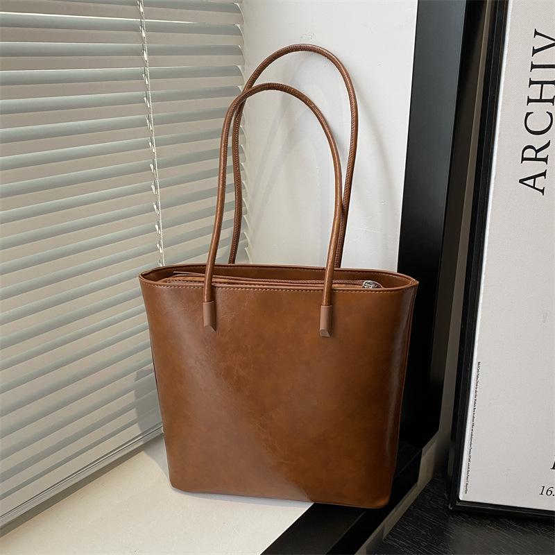 Korean portable commuter bucket bag 2025 autumn and winter women's bag new trendy tote bag versatile large-capacity shoulder bag