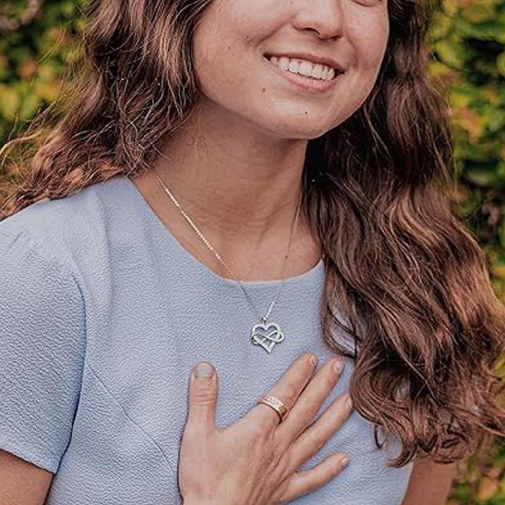 Niche High-End Heart-Shaped Necklace 8-Character Heart-Shaped Love Sweater Chain Mother'S Day Gift. Premium Durable