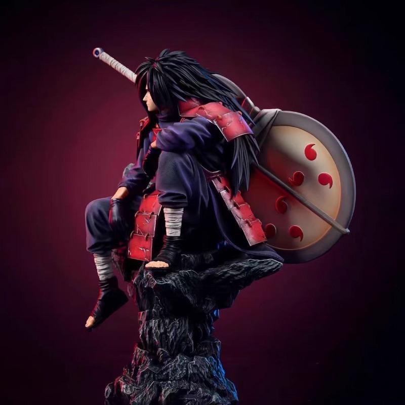 Figurine d'action Naruto Uchiha Madara assis 29cm, Modèle de jouet statue en PVC Naruto, Ornement décoratif Cadeau de Noël ou d'Anniversaire