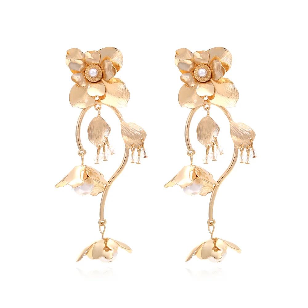 New Metal Leaf Flower Tassel Earrings Women s Vintage Exaggerated Dangle Earrings Banquet Zircon AccessoriesZAA золотой