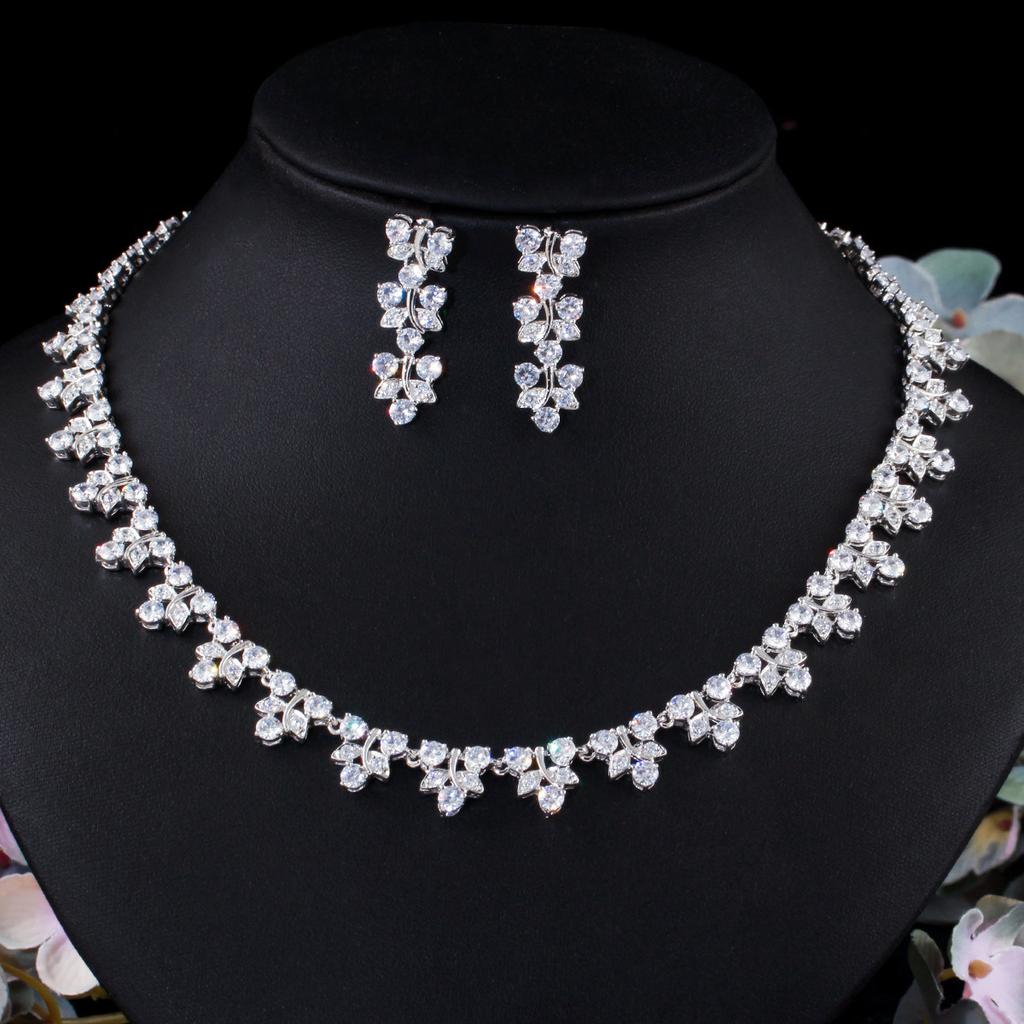 Trendy Zircon Leaf-Shaped Bridal Necklace Dress With Temperament Earrings Two-Piece Set