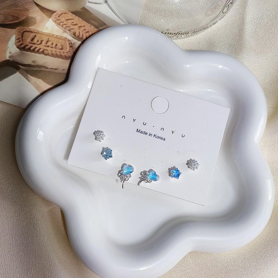 

Весенняя свежесть Универсальный изысканный набор серег для женщин - Модный нишевый дизайн Heart set earrings