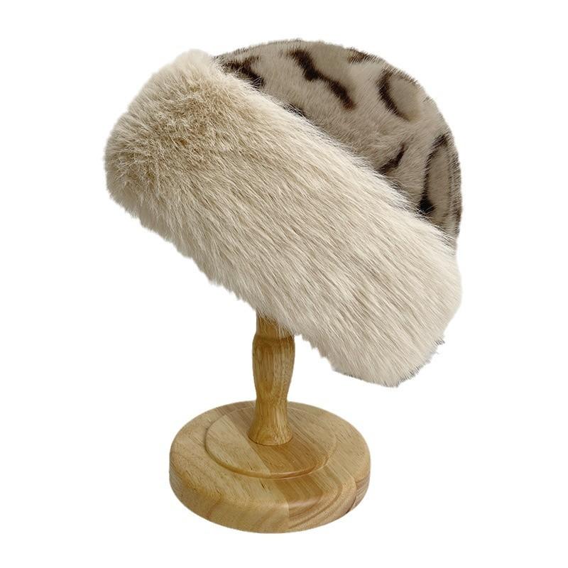 The Girl's Autumn and Winter Cartoon Woolen Hat Cute Scarf Warm and Protective Neck  Tiger Patterned Bear Fisherman Hat