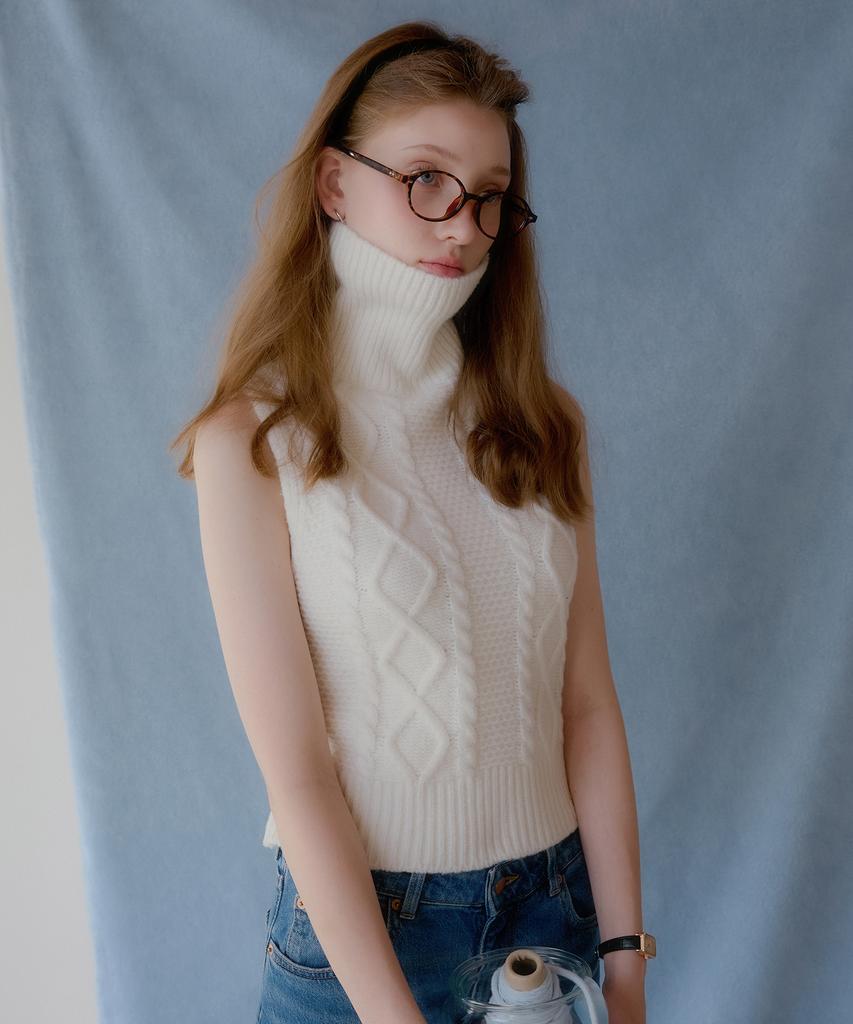LETTER FROM MOON Cable Turtleneck Wool Vest (Ivory)