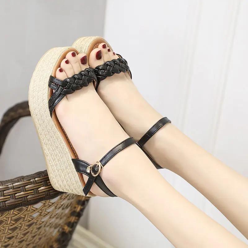 

Модная повседневная обувь 2025 года, роскошные туфли на танкетке с пряжками, женская обувь, шикарные и элегантные туфли, оригинальные летние предложения, трендовые повседневные сандалии для женщин 40