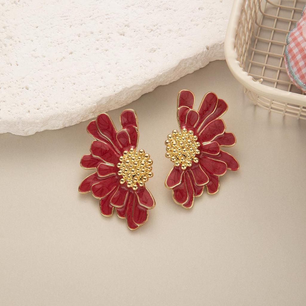 Retro Daisy Flower Earrings - Luxurious, Minimalist, Summer Style by Bai Lu