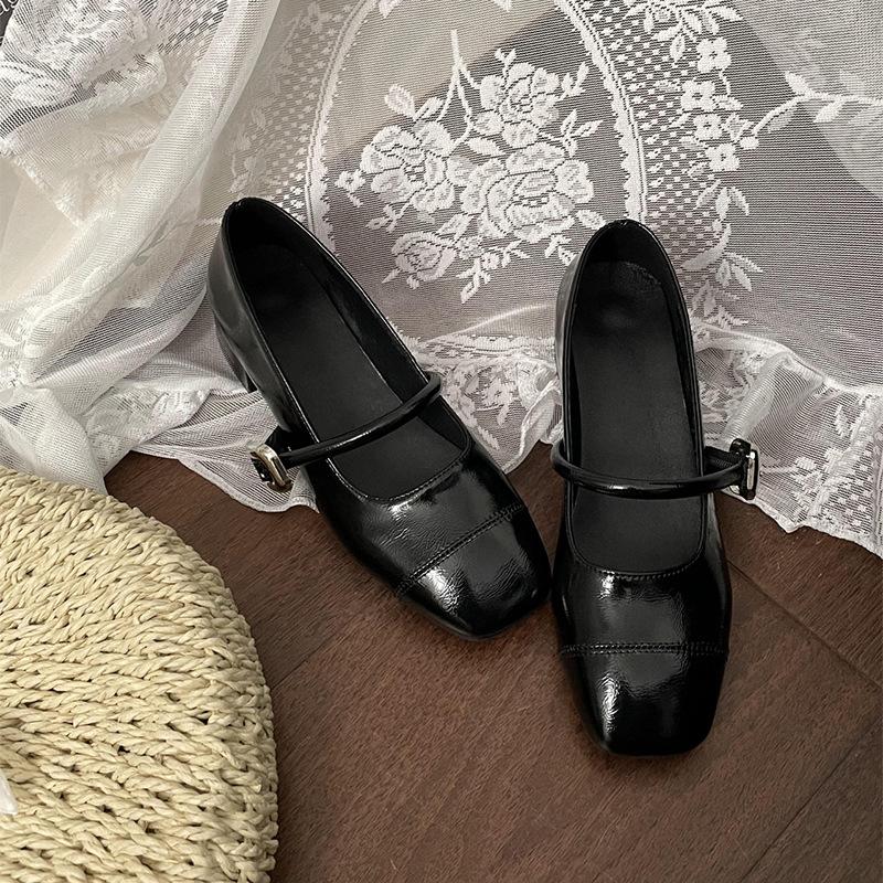 

Серебристые туфли Мэри Джейн на среднем каблуке женские с открытым верхом с юбкой нежные одинарные туфли толстый каблук балетки jk маленькие кожаные туфли 40 чёрный
