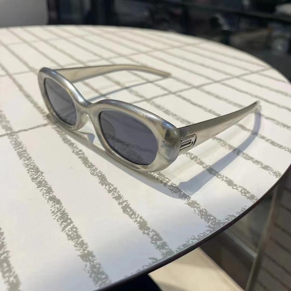 New Style Sunglasses Women Oval Shape Anti-Reflective Sun Glasses Women  Driving Travelling Men Sun Glass