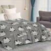 1 Stück Pinguin-Print Flanelldecke grau lustiges abstraktes Muster für Kinder und Erwachsene universelle Decke Bett Sofa multifunktional