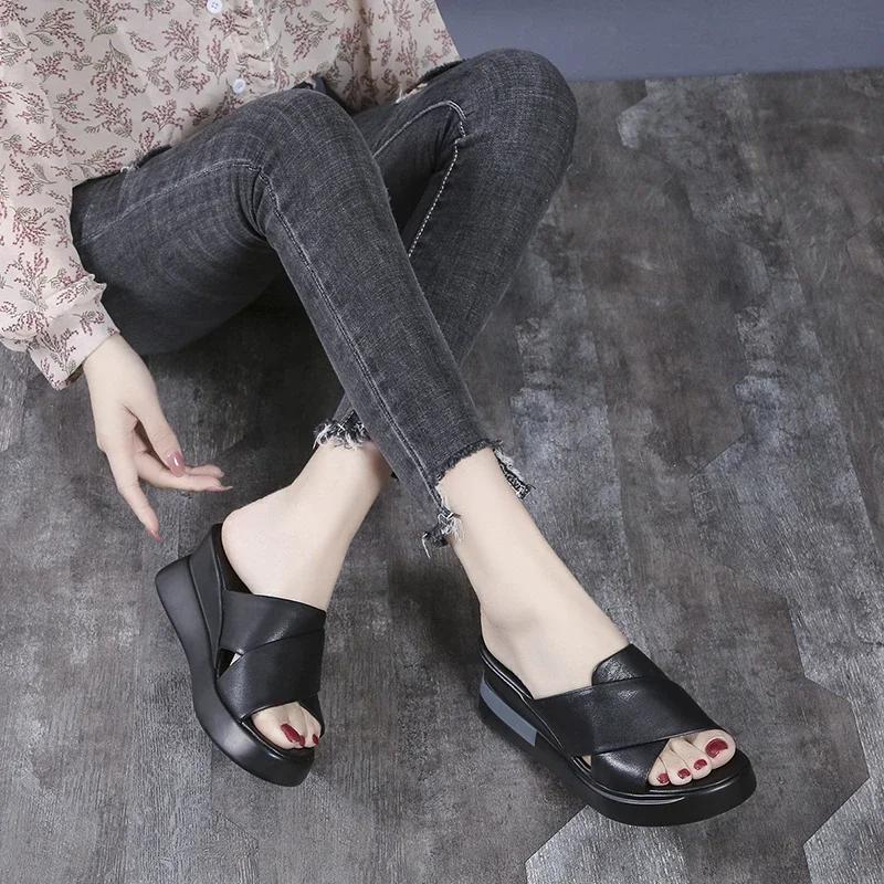 Mode sommar kvinnor sandaler mode kilklackar tofflor sommar nya tjocksulade tofflor damplattform mode högklackade tofflor