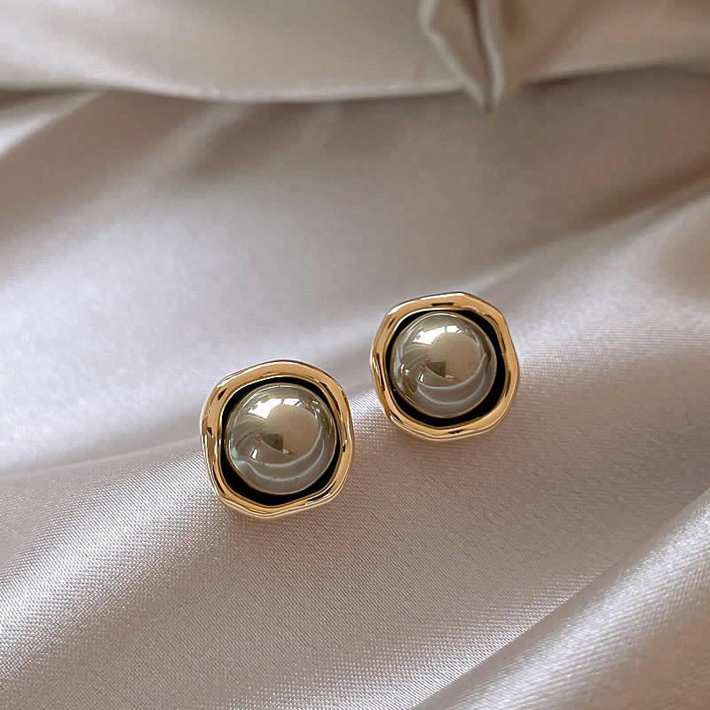 

925 silver needle gray pearl stud earrings female retro temperament Internet celebrity same earrings ear jewelry