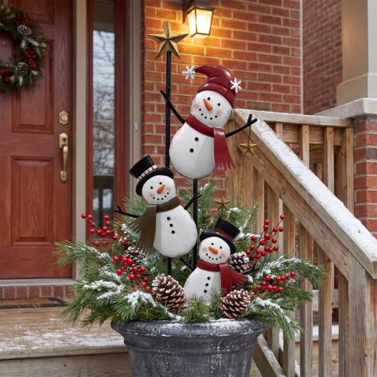 Rustic Snowman Yard Stake Vintage Metal Christmas Ground Stake, Distressed Sculpture with Three Climbing Snowmen Garden Sign for Outdoor Holiday