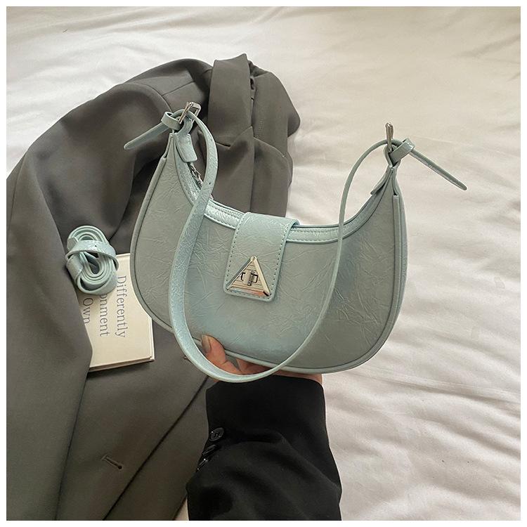 Korean version of fashion crescent bag women s 2025 new handbag hand-scratched shoulder bag premium texture messenger bag