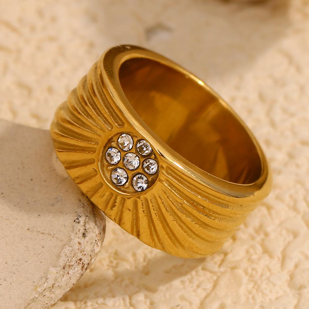 MamacitaSlay Unisex 18K Gold Plated Stainless Steel Zircon Sun Striped Ring 2025 Trendy Party Waterproof Jewelry Elegant Ring
