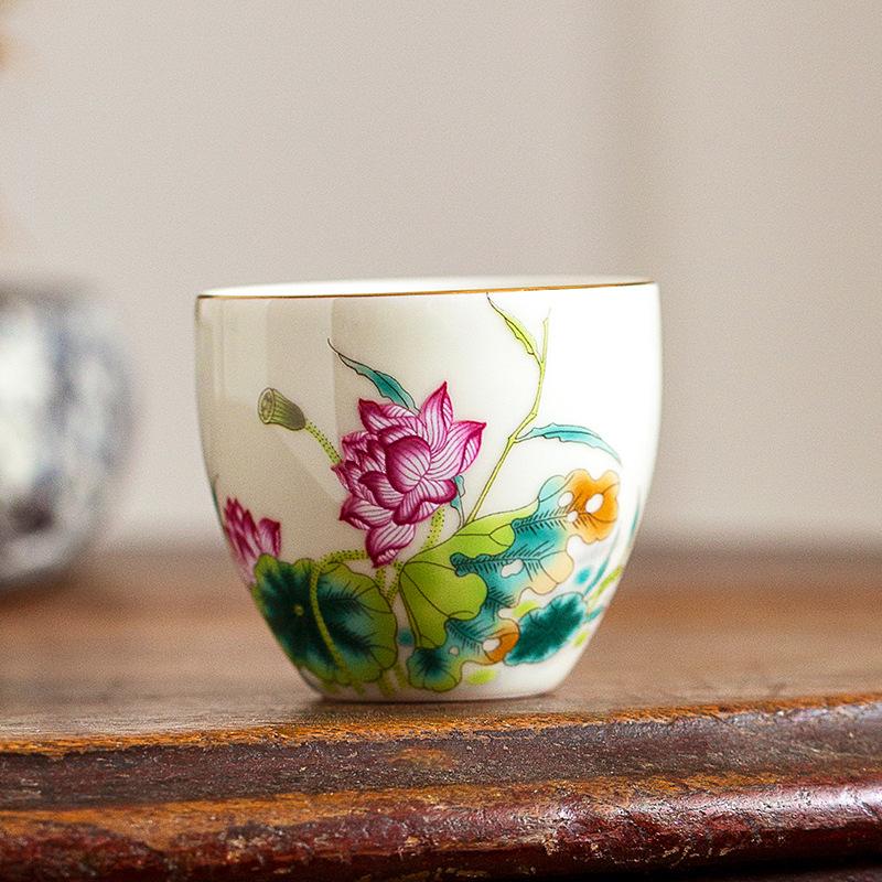 Luxuriöse Keramik-Teetassen Blumenhandwerk Kung Fu Tee-Sets Einfache Heimdekoration Ornamente Kaffeetischdekoration Tassen
