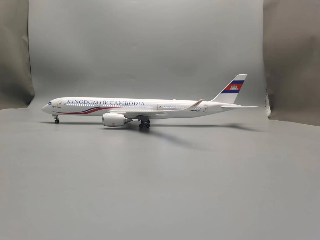 47CM A350 Cambodia Airlines Passenger plane Model with Lights and Wheels Die-cast Plastic Resin Airplane For Aircraft Aviation