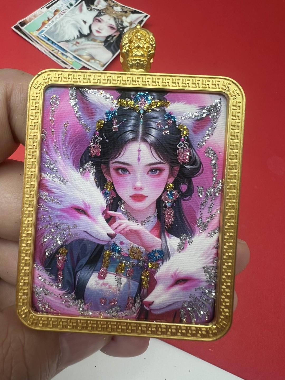 

Tibetan Nine-Tailed Fox Thangka Pendant in Gold Color Core