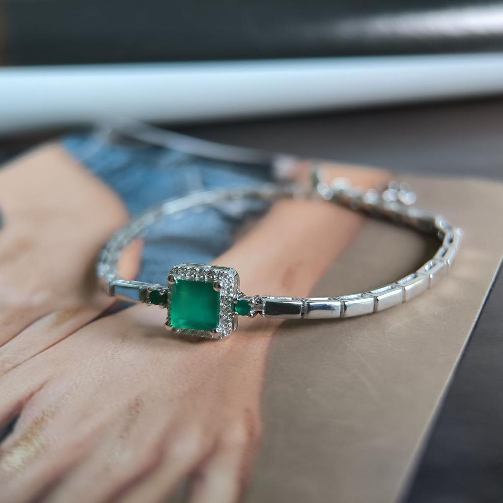 Серебряный браслет с натуральным агатом 8.63ct, фианитами, вес изделия 7,95 гр (2190936)