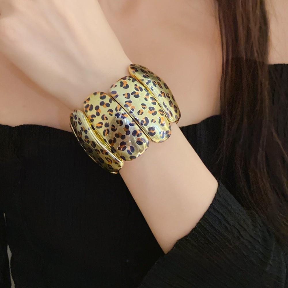 Fashionable Leopard Print Cuff Bangles Temperament Exaggerated Bracelet Women